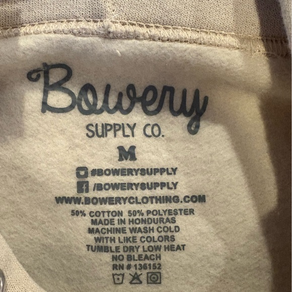 Balboa Tan Hoodie with Palm Tree Design - Picture 3 of 4